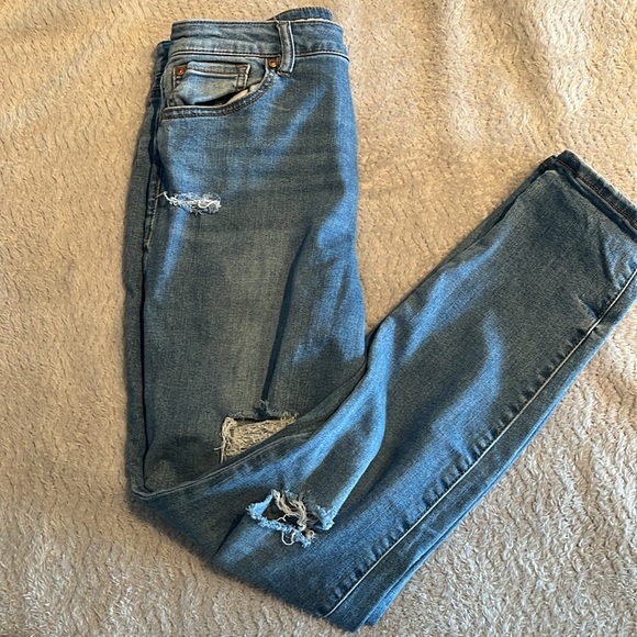 Warehouse One Women’s Retro High Rise Destroyed Girlfriend Jeans, Size 29. - Picture 4 of 4